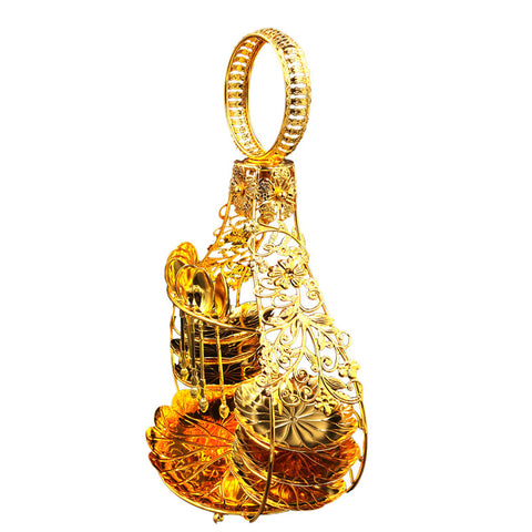 Teller und Löffel Gold