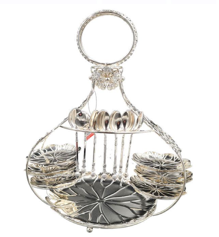 Tür Teller und Löffel Metall